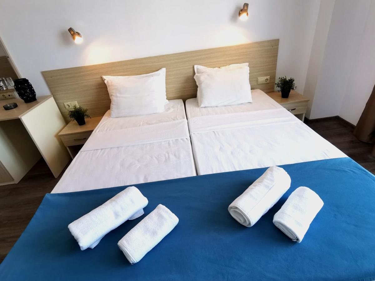 Hotel Largo Beach Pantai Sunny Bagian luar foto
