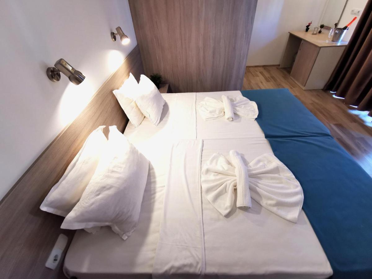 Hotel Largo Beach Pantai Sunny Bagian luar foto
