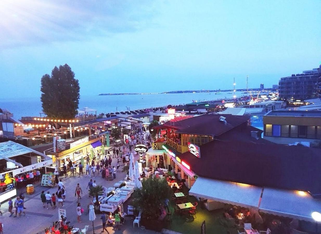 Hotel Largo Beach Pantai Sunny Bagian luar foto