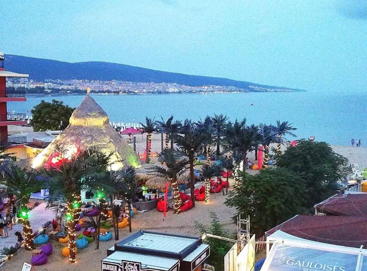 Hotel Largo Beach Pantai Sunny Bagian luar foto