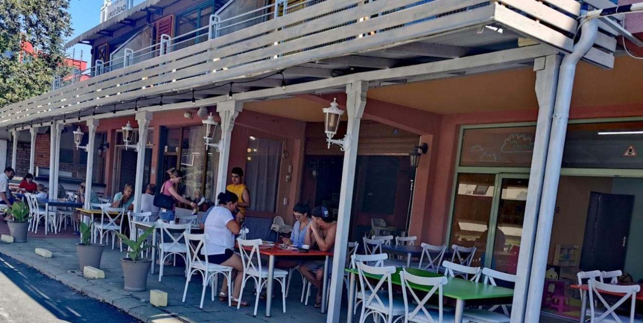 Hotel Largo Beach Pantai Sunny Bagian luar foto