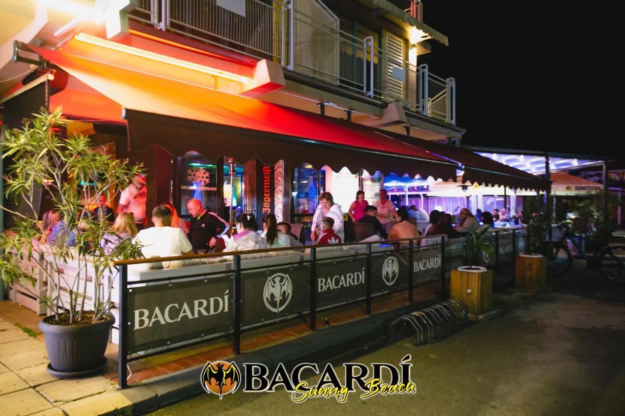 Hotel Largo Beach Pantai Sunny Bagian luar foto